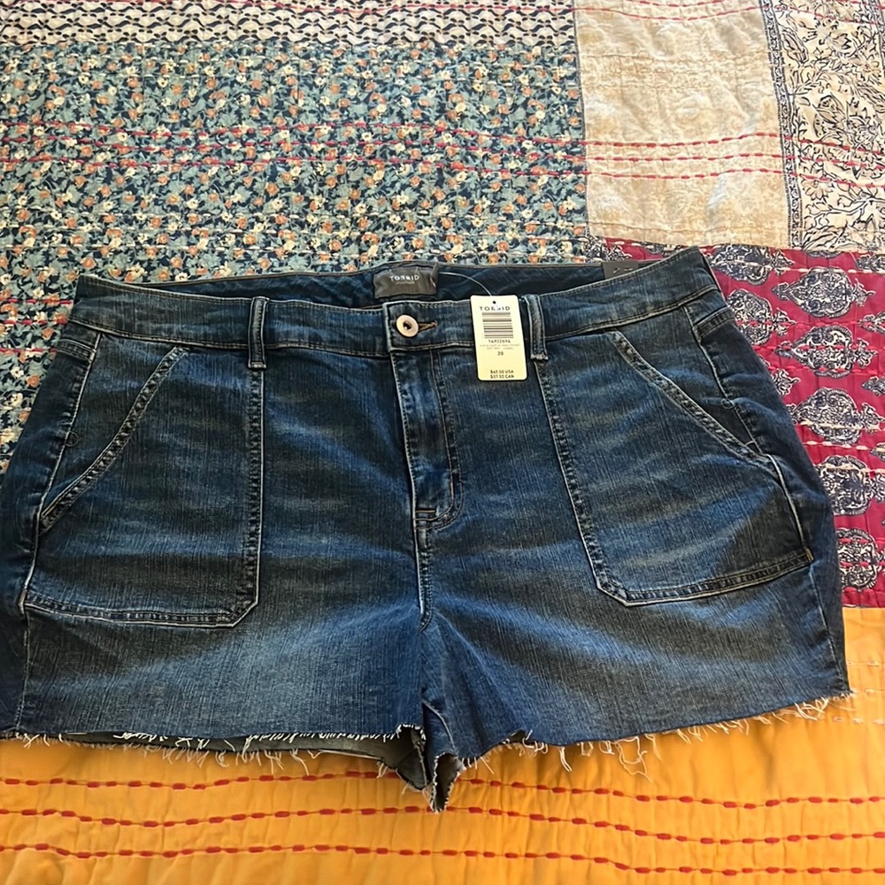 Torrid Dark Blue Jean Shorts - NWT ‼️